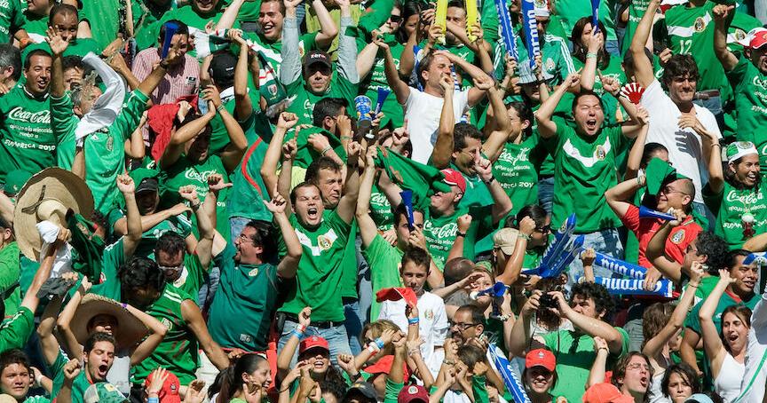 O entusiasmo fervoroso dos torcedores do futebol do México